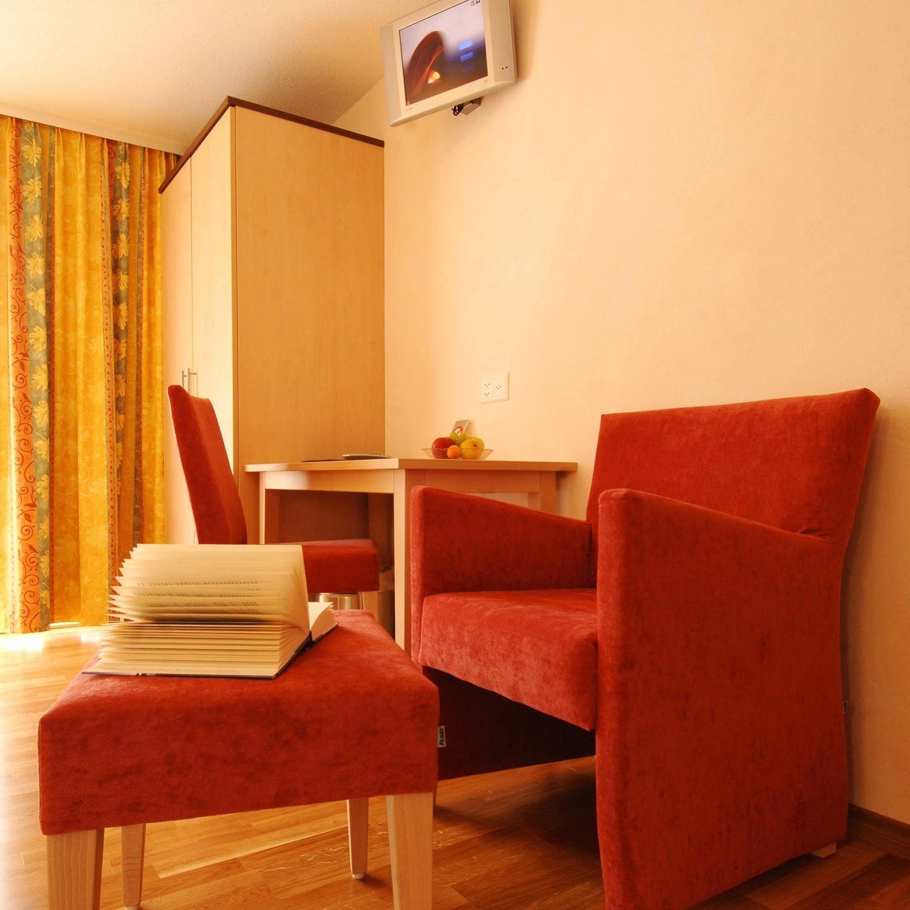 Hotel Viktoria-Leukerbad-Therme Extérieur photo