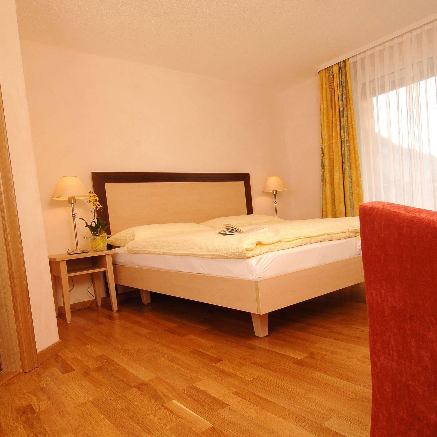 Hotel Viktoria-Leukerbad-Therme Extérieur photo